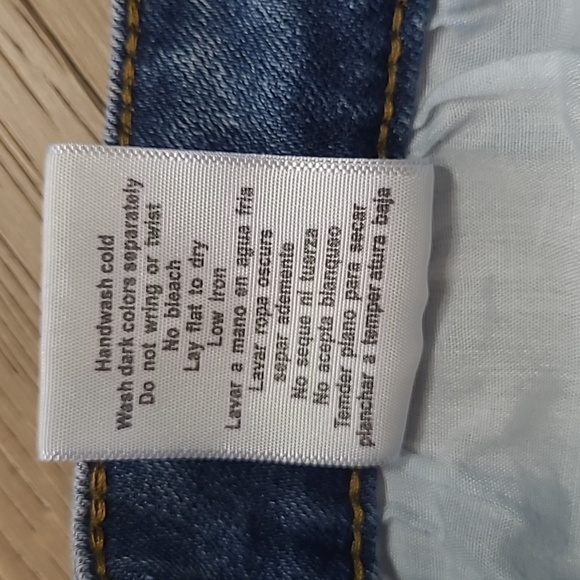 Judy Blue Jeans Women's sz 26 Relaxed Fit Mid Rise Distressed Crop Denim Jeans - Picture 9 of 14